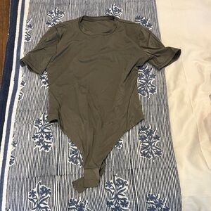 Lululemon Athletica army green Short Sleeve Bodysuit - perfect for safari